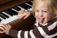 klavier mit kind